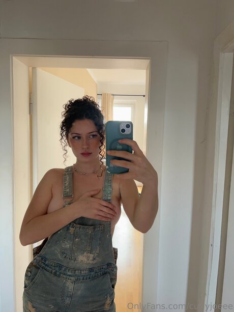 Curlyjoeee