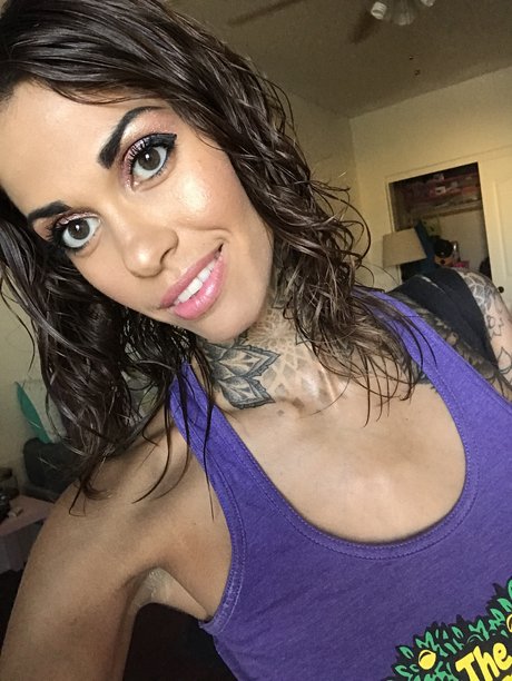 Nacktes geleaktes OnlyFans-Foto von Aili Xposed