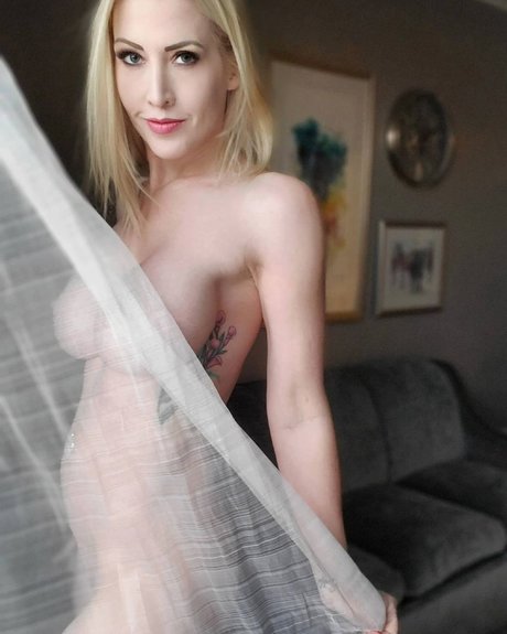 Nacktes geleaktes OnlyFans-Foto von Aphrodite