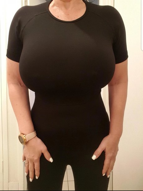 Nacktes geleaktes OnlyFans-Foto von Monte Rae