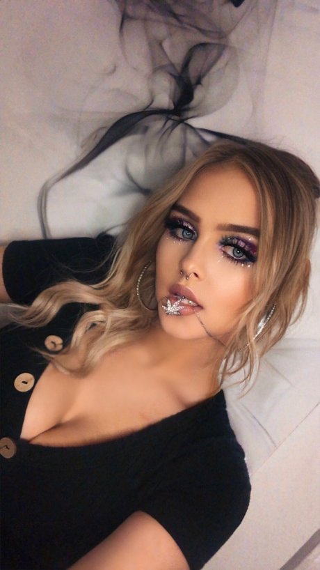 Nacktes geleaktes OnlyFans-Foto von Beccarosebitch