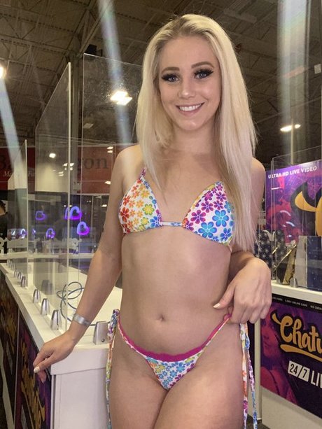 Nacktes geleaktes OnlyFans-Foto von Lexiluv