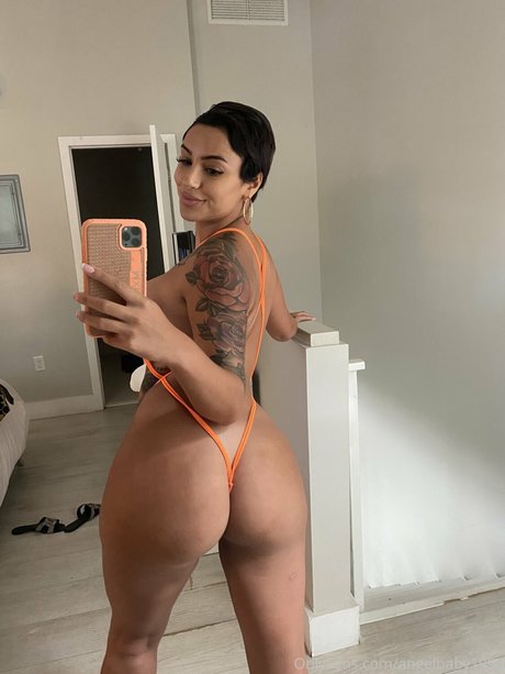 Nacktes geleaktes OnlyFans-Foto von Ava Alita