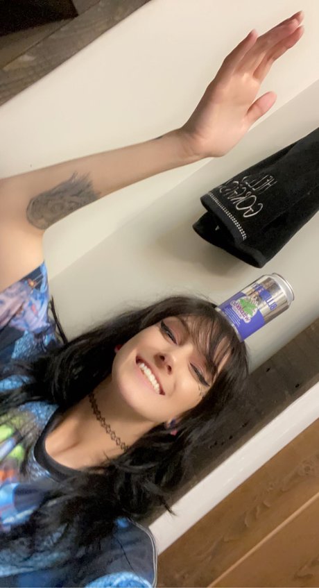 Nacktes geleaktes OnlyFans-Foto von Lil Filth