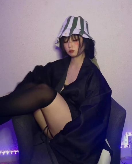 Nacktes geleaktes OnlyFans-Foto von Mooncak Eva