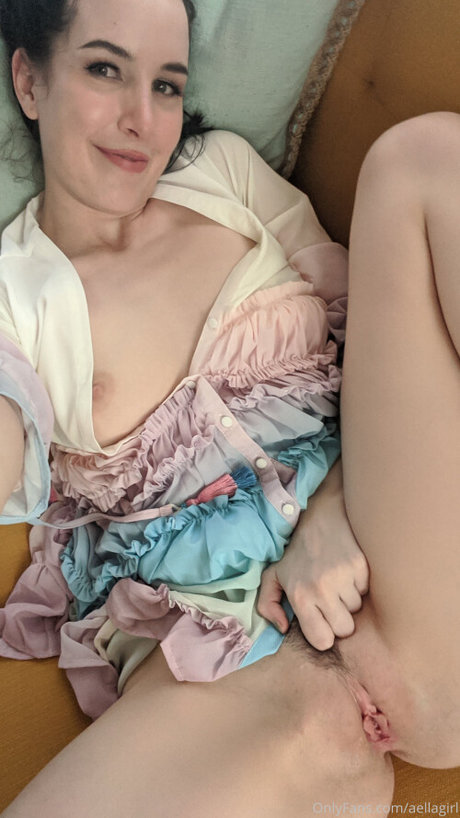 Nacktes geleaktes OnlyFans-Foto von Aellagirl