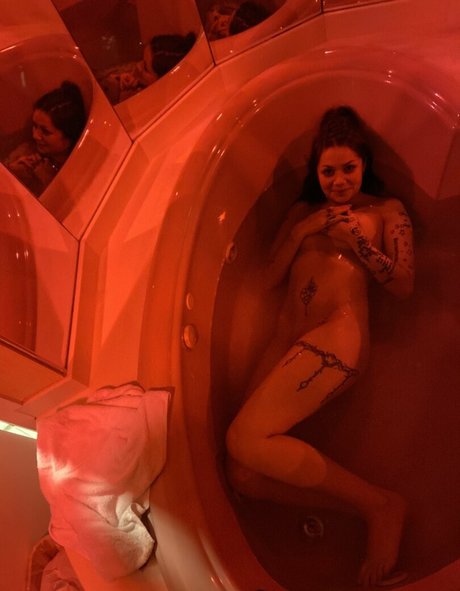 Nacktes geleaktes OnlyFans-Foto von Annasilk