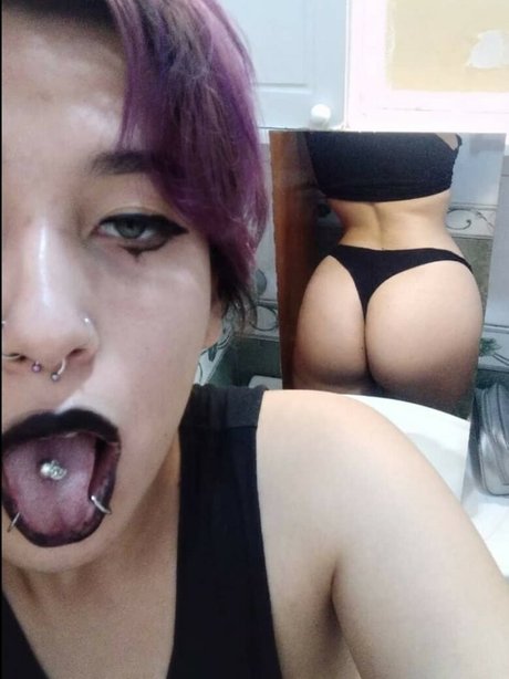 Nacktes geleaktes OnlyFans-Foto von Zurdache