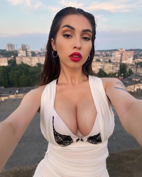 Aisux Aisultanax