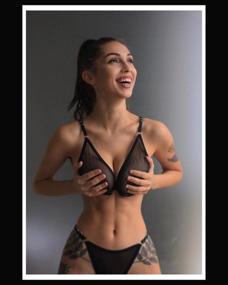 Aisux Aisultanax