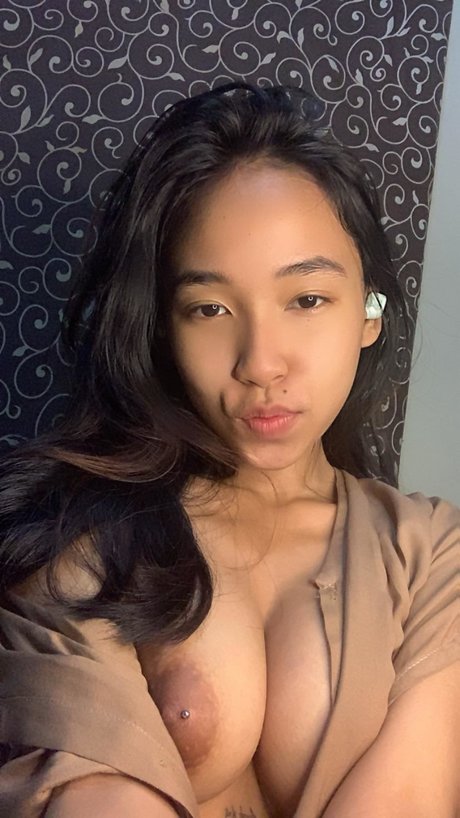 Nacktes geleaktes OnlyFans-Foto von Id Babygirl