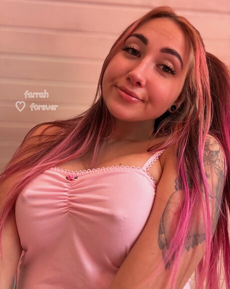 Nacktes geleaktes OnlyFans-Foto von Fari Hunny
