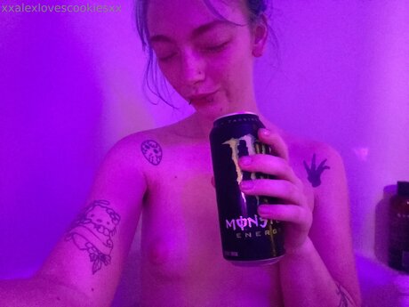 Nacktes geleaktes OnlyFans-Foto von Xxalexlovescookiesxx