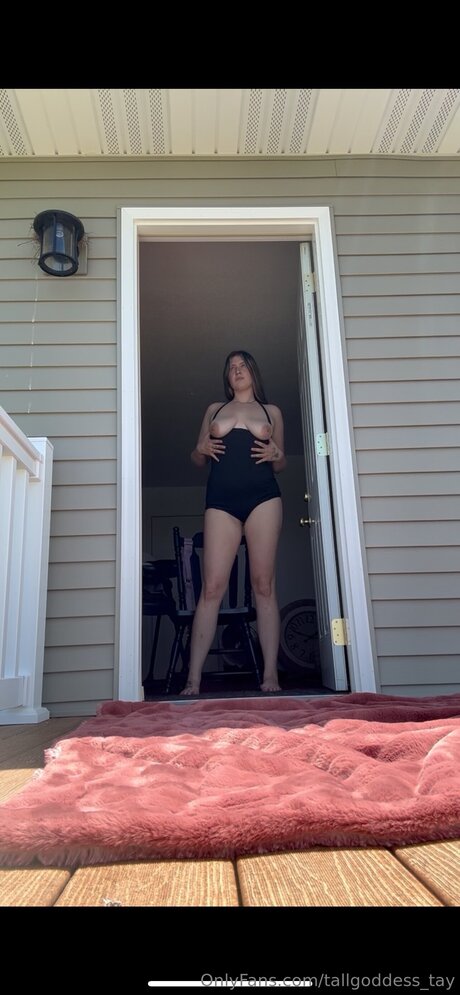 Tallgoddess Tay