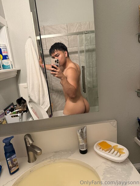 Nacktes geleaktes OnlyFans-Foto von Jayysonn