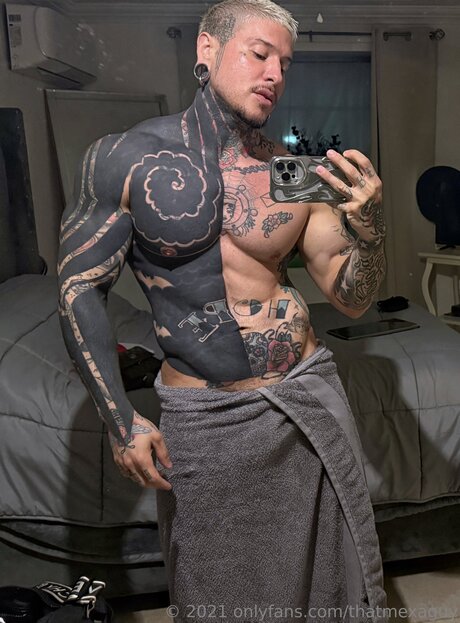 Nacktes geleaktes OnlyFans-Foto von Thatmexaguy