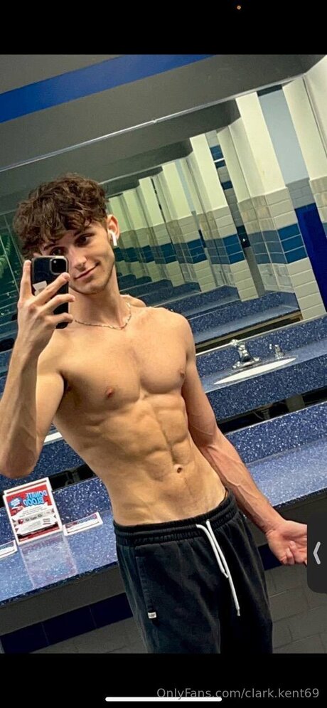 Nacktes geleaktes OnlyFans-Foto von Clark Kent69
