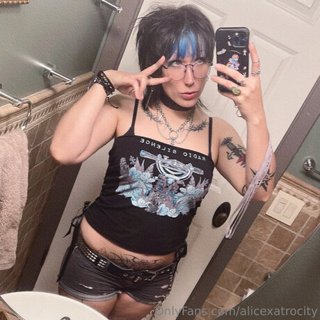 Alicexatrocity