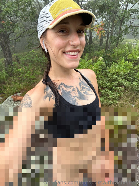 Nacktes geleaktes OnlyFans-Foto von Outdoorswithrachelfree