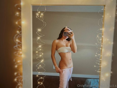 Nacktes geleaktes OnlyFans-Foto von Duna D O N U T S