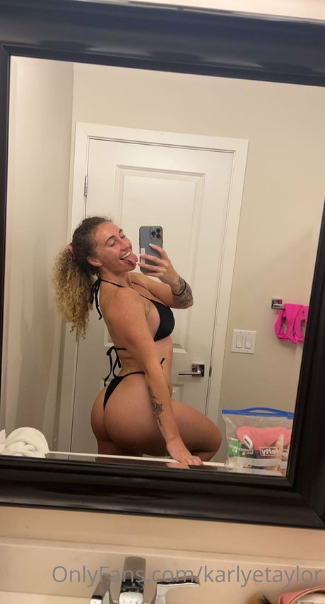 Nacktes geleaktes OnlyFans-Foto von Karlye Taylor