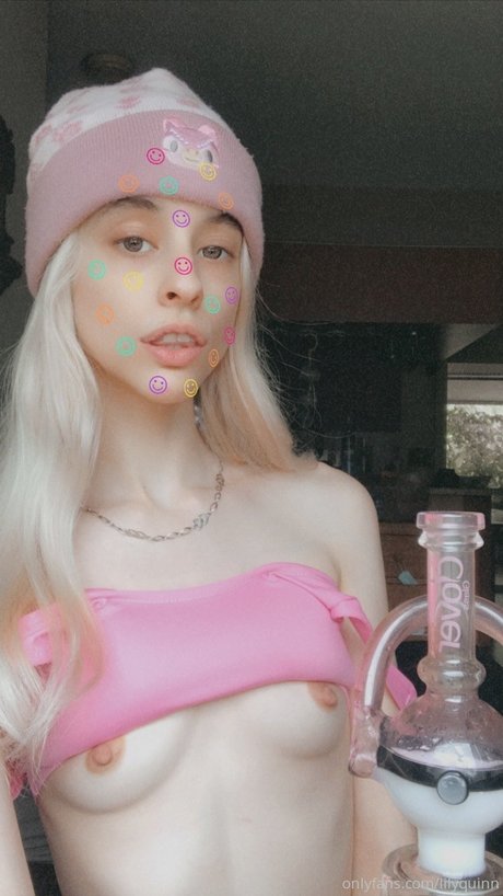 Nacktes geleaktes OnlyFans-Foto von Lily Quinn
