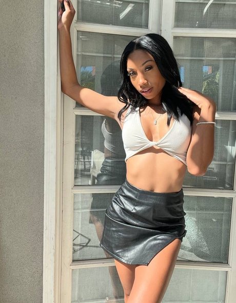 Nacktes geleaktes OnlyFans-Foto von Zoeyjay