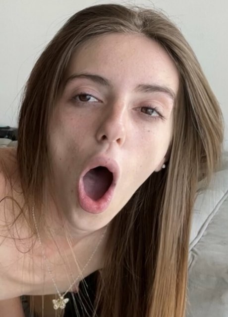 Nacktes geleaktes OnlyFans-Foto von Aaliyahmilann