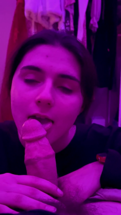 Nacktes geleaktes OnlyFans-Foto von Elise Sue