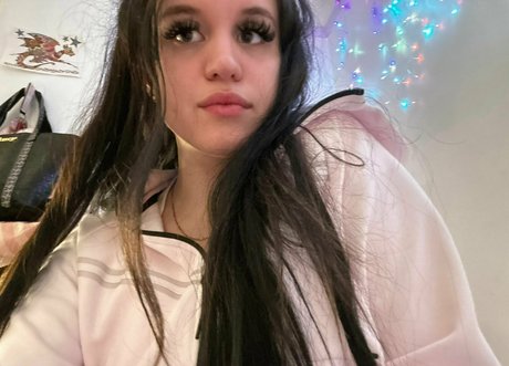 Nacktes geleaktes OnlyFans-Foto von Olivebabyyyy