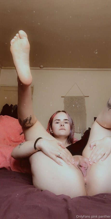Nacktes geleaktes OnlyFans-Foto von Pinkfingers