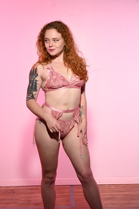 Nacktes geleaktes OnlyFans-Foto von Scarlet Fever