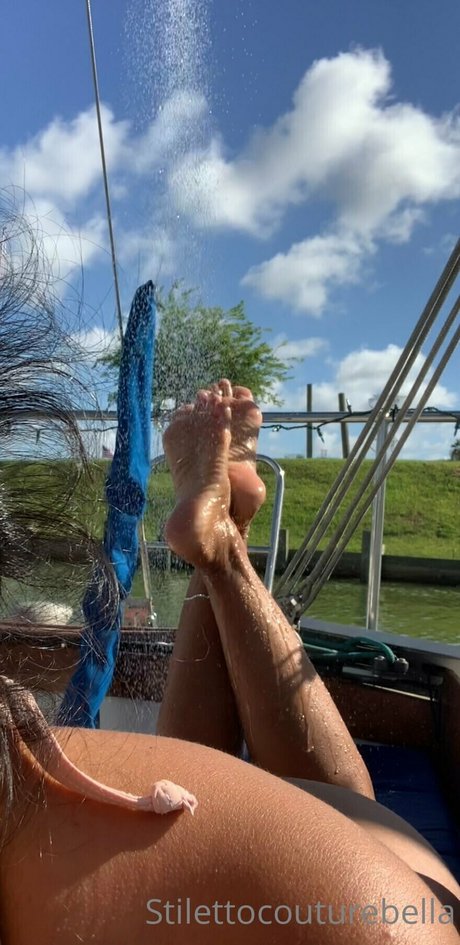 Nacktes geleaktes OnlyFans-Foto von Stilettocouturebella