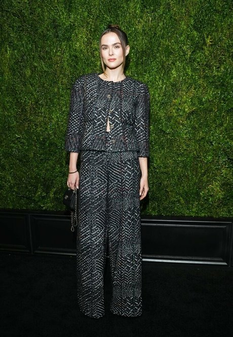 Zoey Deutch