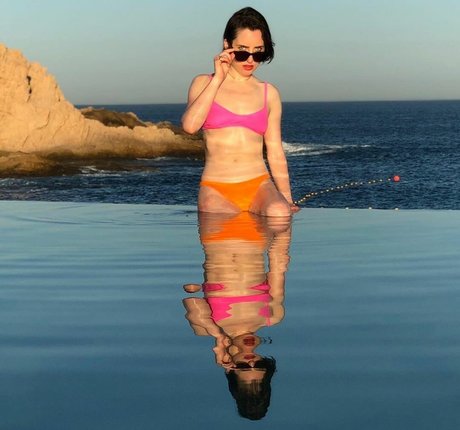Nacktes geleaktes OnlyFans-Foto von Zoe Lister Jones