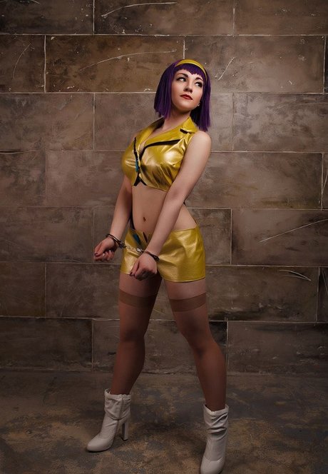 Zoe Volf Cosplay