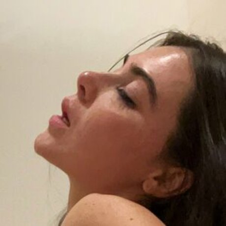 Nacktes geleaktes OnlyFans-Foto von Zoe Roe