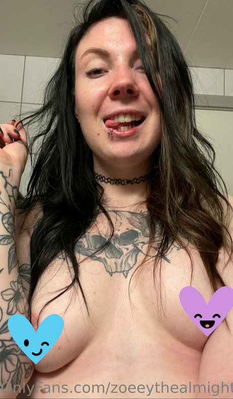 Nacktes geleaktes OnlyFans-Foto von Zoeeythealmighty
