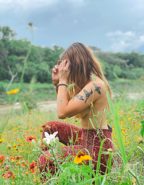 Nacktes geleaktes OnlyFans-Foto von Zoebytheriverfree