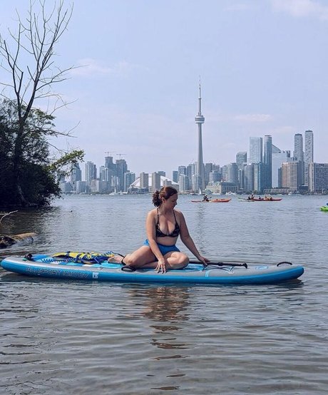 Nacktes geleaktes OnlyFans-Foto von Zoe Bishop
