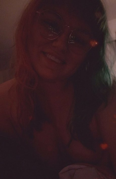 Nacktes geleaktes OnlyFans-Foto von Peachykeenstine22