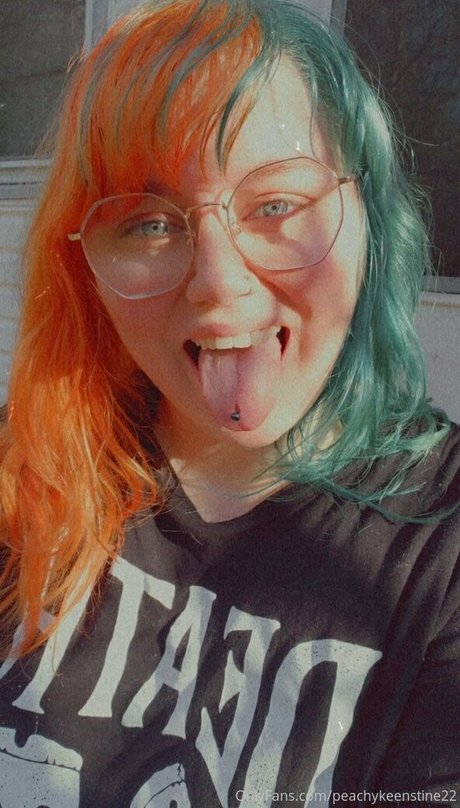 Nacktes geleaktes OnlyFans-Foto von Peachykeenstine22