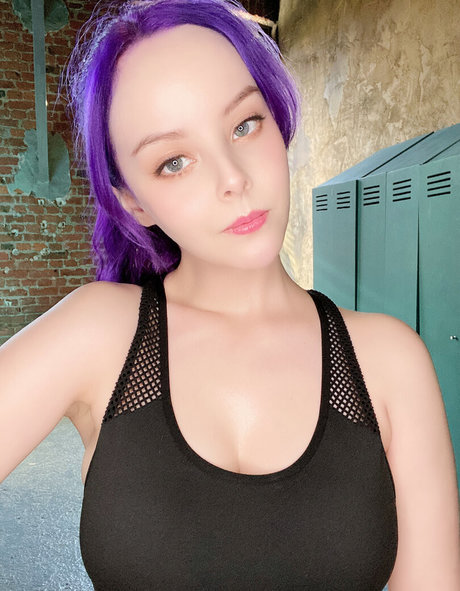 Helly Valentine