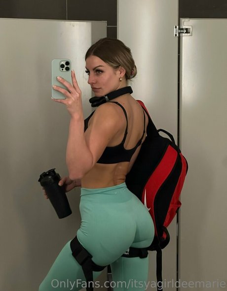 Itsyagirldeemarie