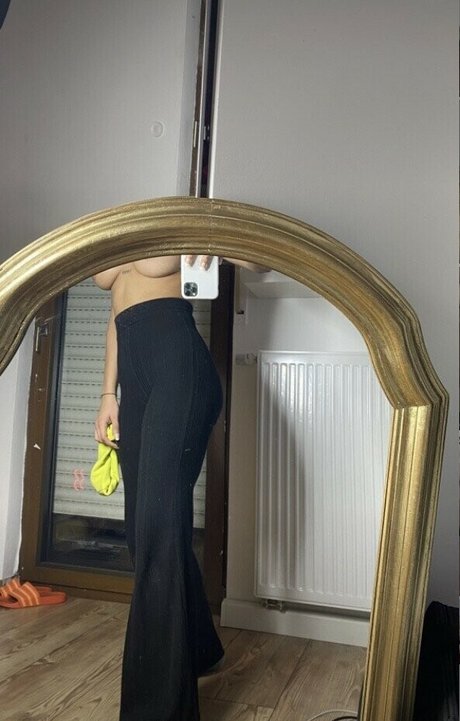 Nacktes geleaktes OnlyFans-Foto von Afroshawty