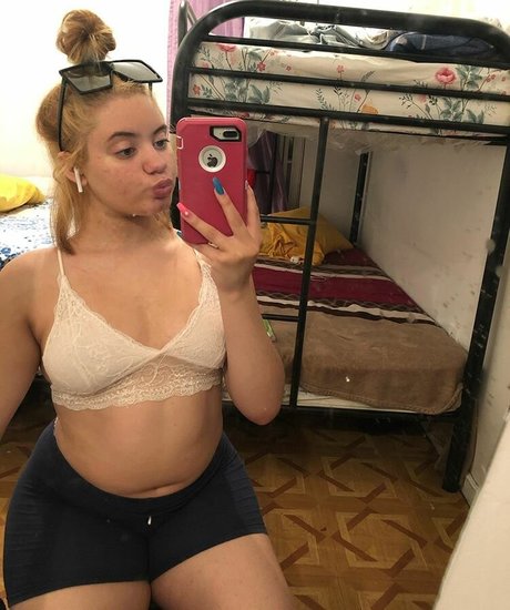 Nacktes geleaktes OnlyFans-Foto von Sesy Dadoll