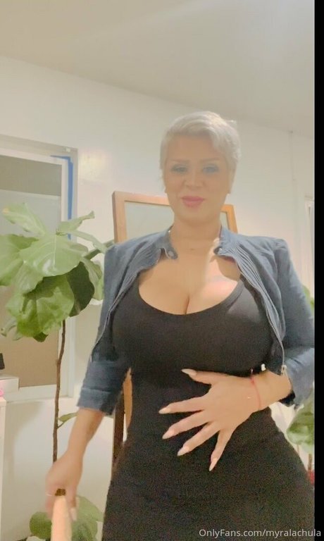 Nacktes geleaktes OnlyFans-Foto von Myralachula