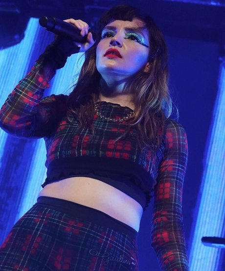 Nacktes geleaktes OnlyFans-Foto von Lauren Mayberry