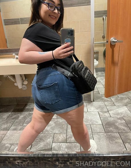 Nacktes geleaktes OnlyFans-Foto von Shadydoll