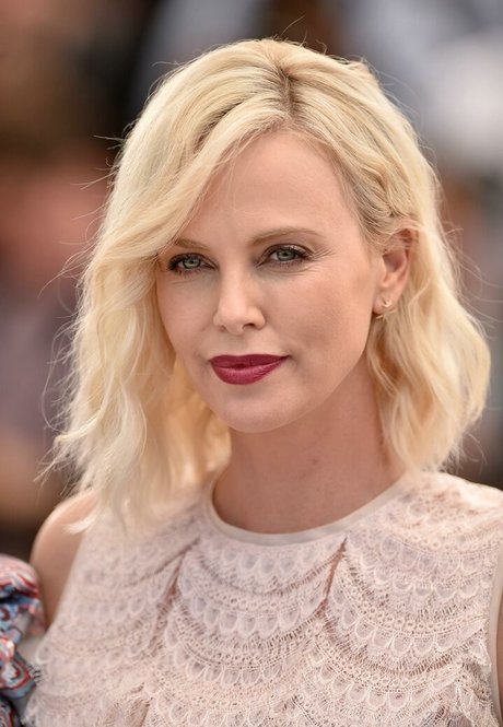 Nacktes geleaktes OnlyFans-Foto von Charlize Theron
